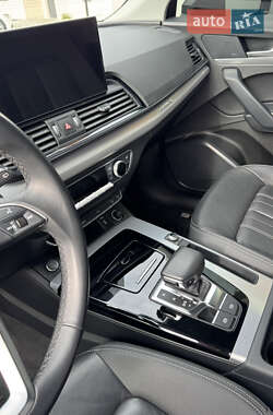Внедорожник / Кроссовер Audi Q5 2021 в 