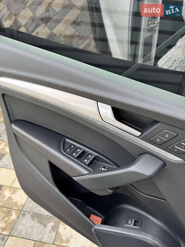 Внедорожник / Кроссовер Audi Q5 2021 в Львове