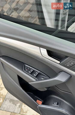 Внедорожник / Кроссовер Audi Q5 2021 в 