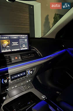 Внедорожник / Кроссовер Audi Q5 2021 в 