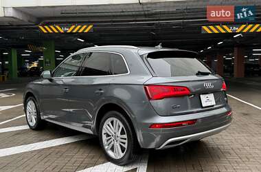 Внедорожник / Кроссовер Audi Q5 2018 в 