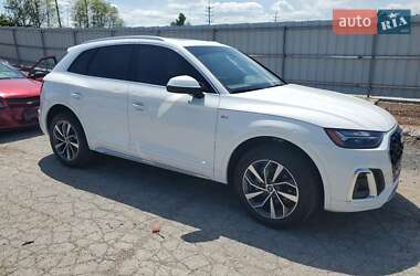 Позашляховик / Кросовер Audi Q5 2023 в 
