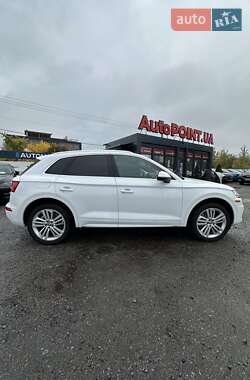 Внедорожник / Кроссовер Audi Q5 2018 в 