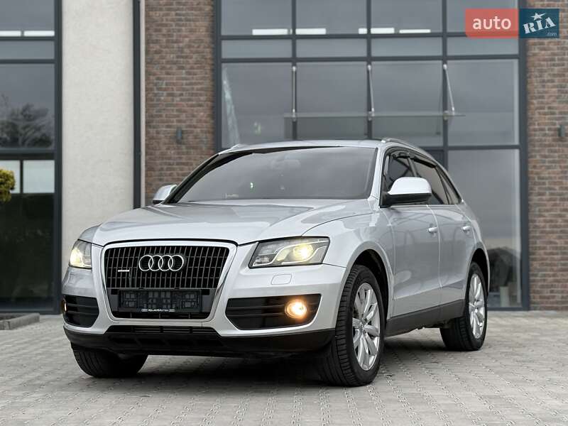 Внедорожник / Кроссовер Audi Q5 2010 в Тернополе