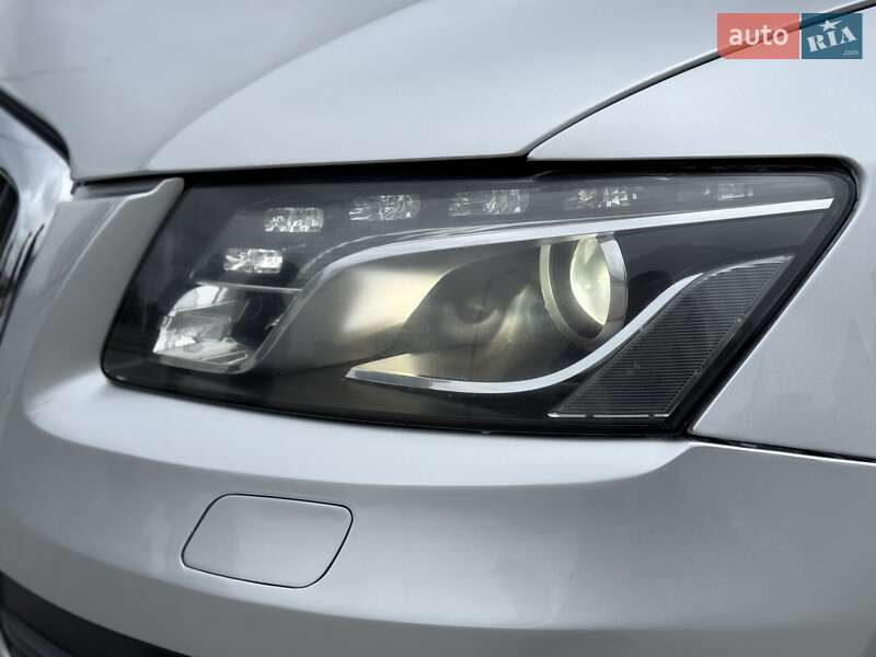 Внедорожник / Кроссовер Audi Q5 2010 в Тернополе