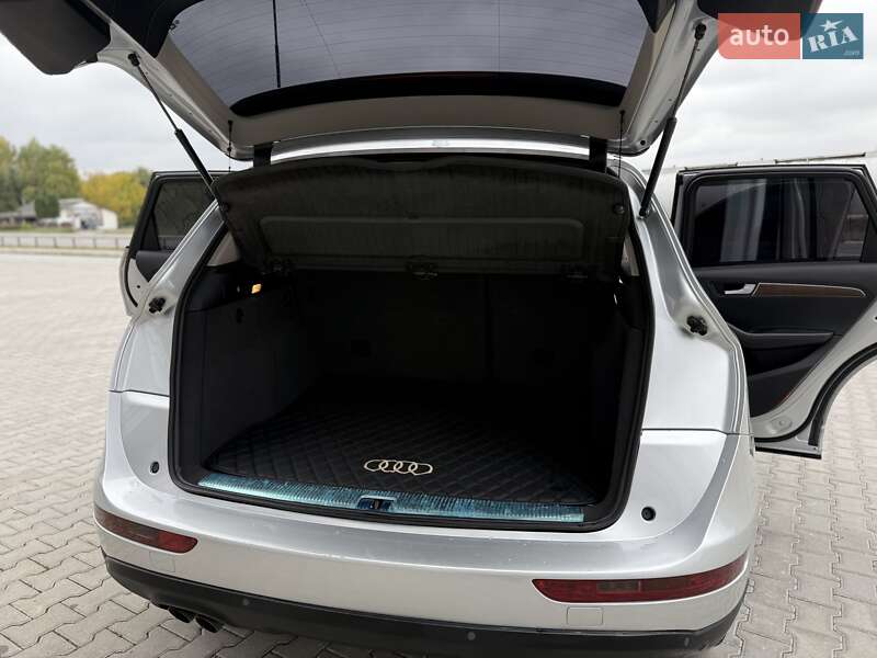 Внедорожник / Кроссовер Audi Q5 2010 в Тернополе