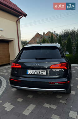 Внедорожник / Кроссовер Audi Q5 2017 в 
