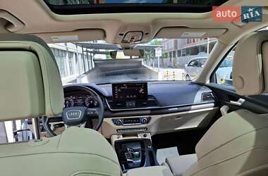 Позашляховик / Кросовер Audi Q5 2021 в 