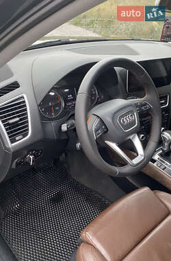 Внедорожник / Кроссовер Audi Q5 2016 в 
