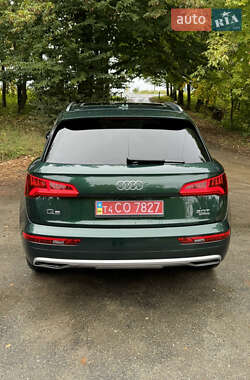 Внедорожник / Кроссовер Audi Q5 2017 в 