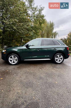 Внедорожник / Кроссовер Audi Q5 2017 в 