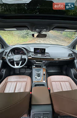 Внедорожник / Кроссовер Audi Q5 2017 в 