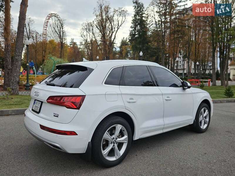 Позашляховик / Кросовер Audi Q5 2017 в Києві