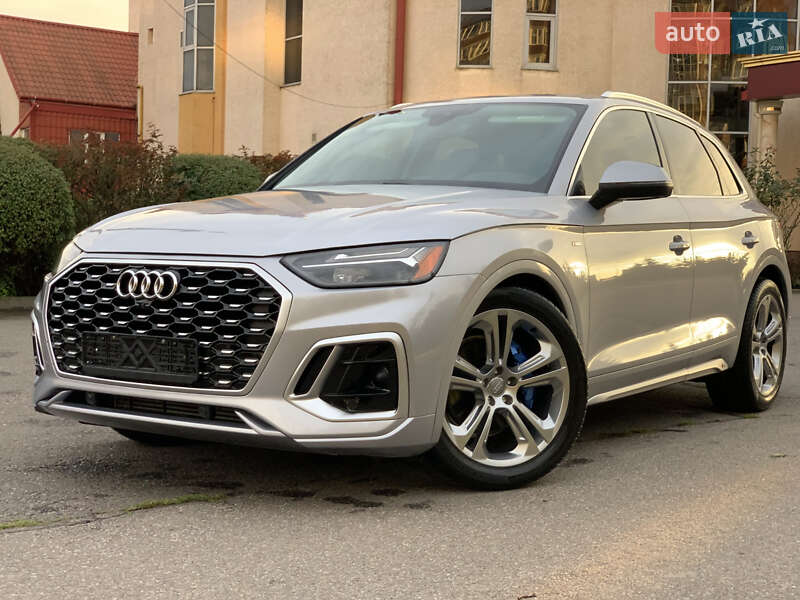 Внедорожник / Кроссовер Audi Q5 2021 в 