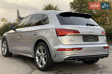 Внедорожник / Кроссовер Audi Q5 2021 в 