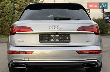 Внедорожник / Кроссовер Audi Q5 2021 в 