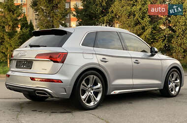 Внедорожник / Кроссовер Audi Q5 2021 в 