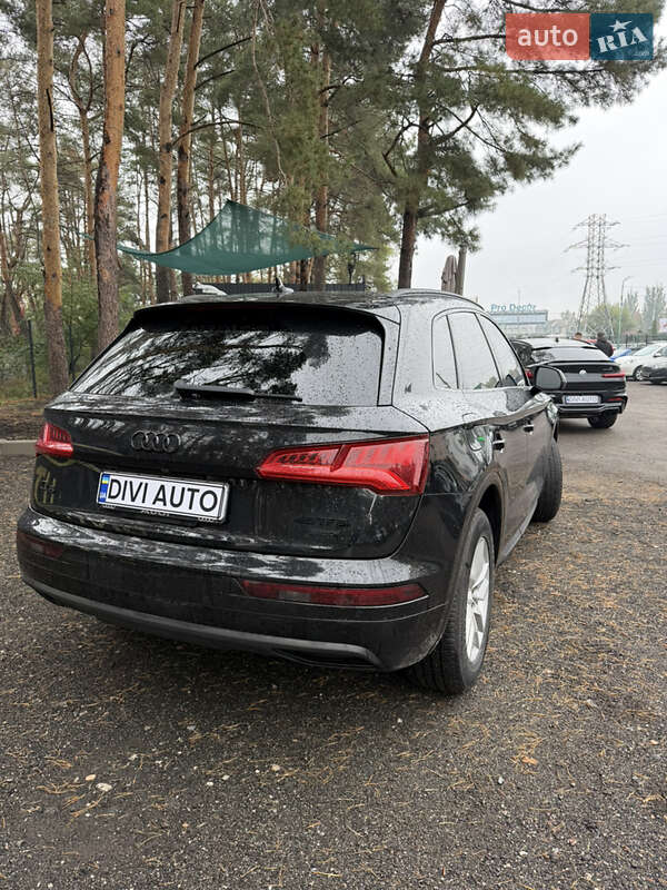 Позашляховик / Кросовер Audi Q5 2019 в Києві