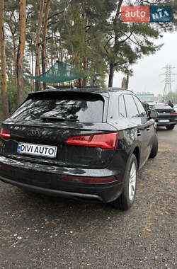 Позашляховик / Кросовер Audi Q5 2019 в 