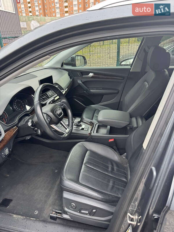 Позашляховик / Кросовер Audi Q5 2019 в Києві