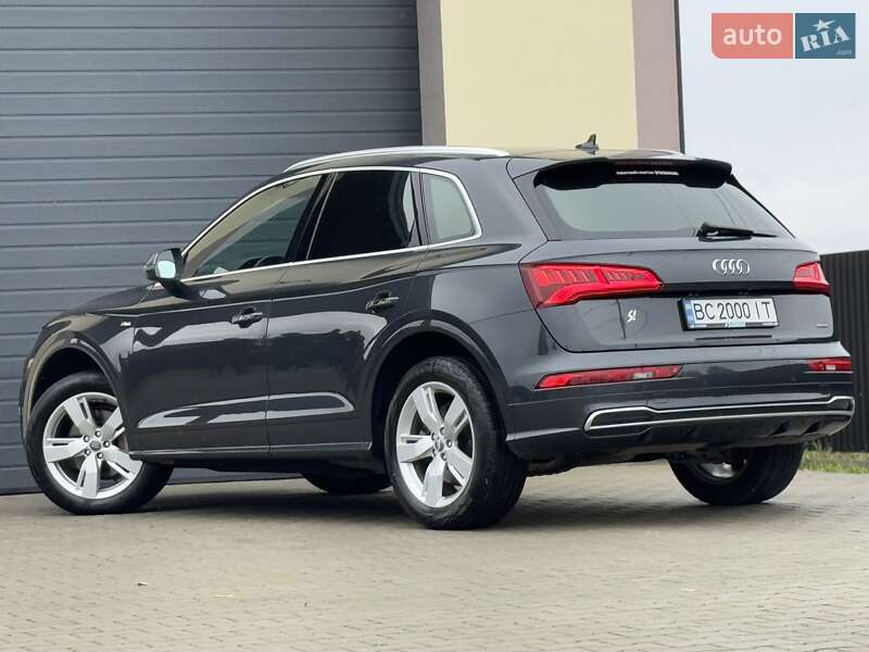 Внедорожник / Кроссовер Audi Q5 2017 в Стрые