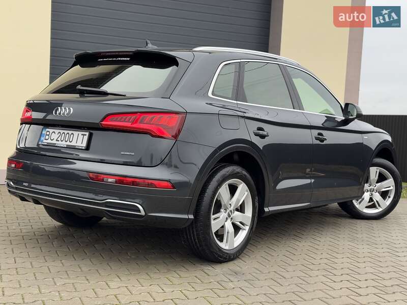 Внедорожник / Кроссовер Audi Q5 2017 в Стрые