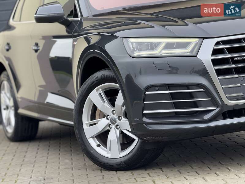 Внедорожник / Кроссовер Audi Q5 2017 в Стрые