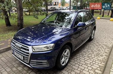 Позашляховик / Кросовер Audi Q5 2018 в 