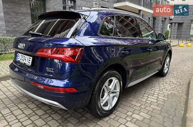 Позашляховик / Кросовер Audi Q5 2018 в 