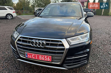 Внедорожник / Кроссовер Audi Q5 2018 в 