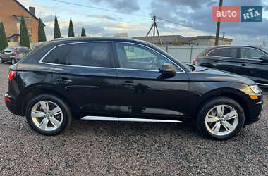 Внедорожник / Кроссовер Audi Q5 2018 в 