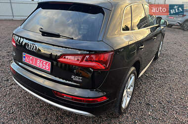 Внедорожник / Кроссовер Audi Q5 2018 в 