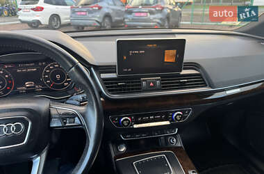 Внедорожник / Кроссовер Audi Q5 2018 в 