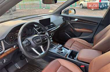 Внедорожник / Кроссовер Audi Q5 2018 в 
