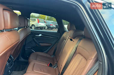 Внедорожник / Кроссовер Audi Q5 2018 в 