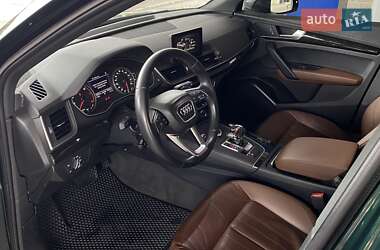 Внедорожник / Кроссовер Audi Q5 2018 в 