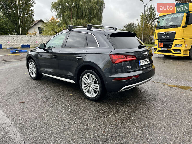 Позашляховик / Кросовер Audi Q5 2019 в Василькові