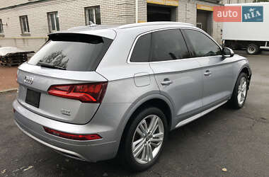 Внедорожник / Кроссовер Audi Q5 2018 в 