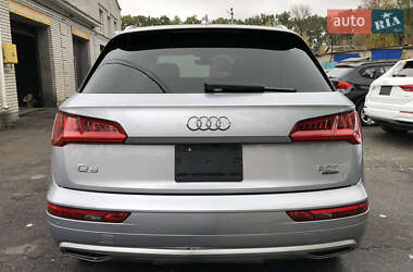 Внедорожник / Кроссовер Audi Q5 2018 в 
