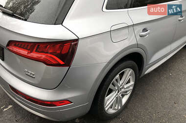 Внедорожник / Кроссовер Audi Q5 2018 в 
