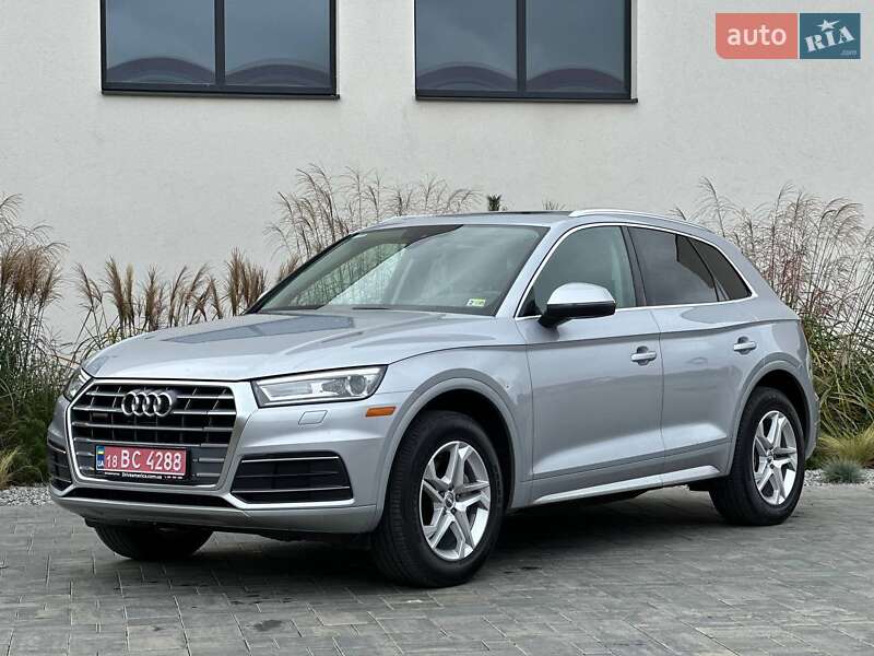 Внедорожник / Кроссовер Audi Q5 2019 в 