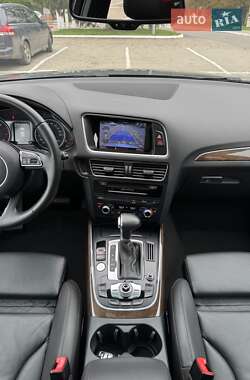 Внедорожник / Кроссовер Audi Q5 2016 в 