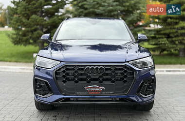 Позашляховик / Кросовер Audi Q5 2022 в 