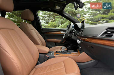 Позашляховик / Кросовер Audi Q5 2022 в 