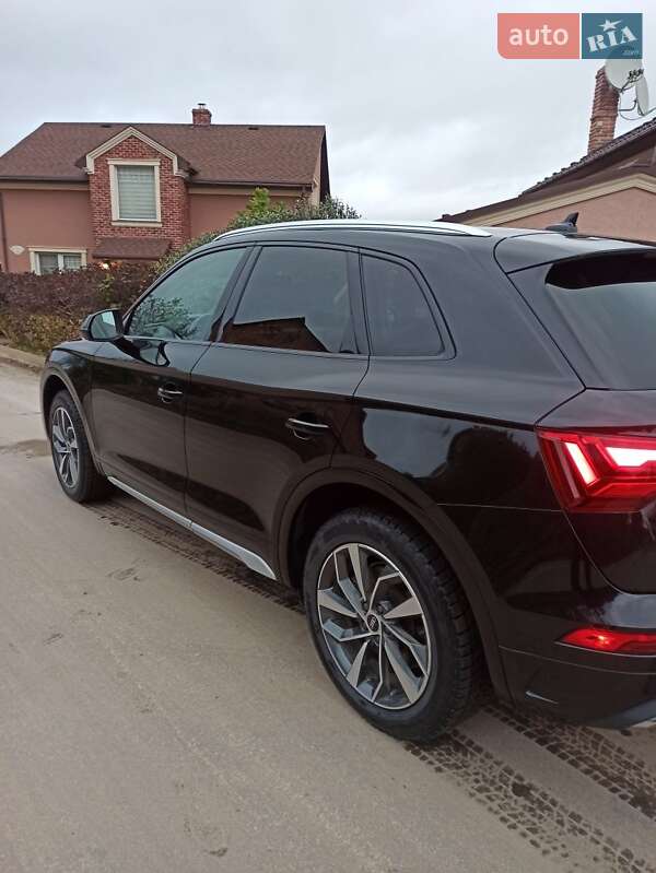 Позашляховик / Кросовер Audi Q5 2021 в Чернівцях