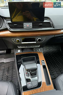 Позашляховик / Кросовер Audi Q5 2023 в 