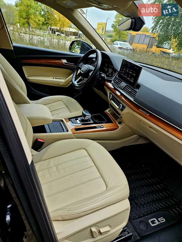 Позашляховик / Кросовер Audi Q5 2021 в Кривому Розі