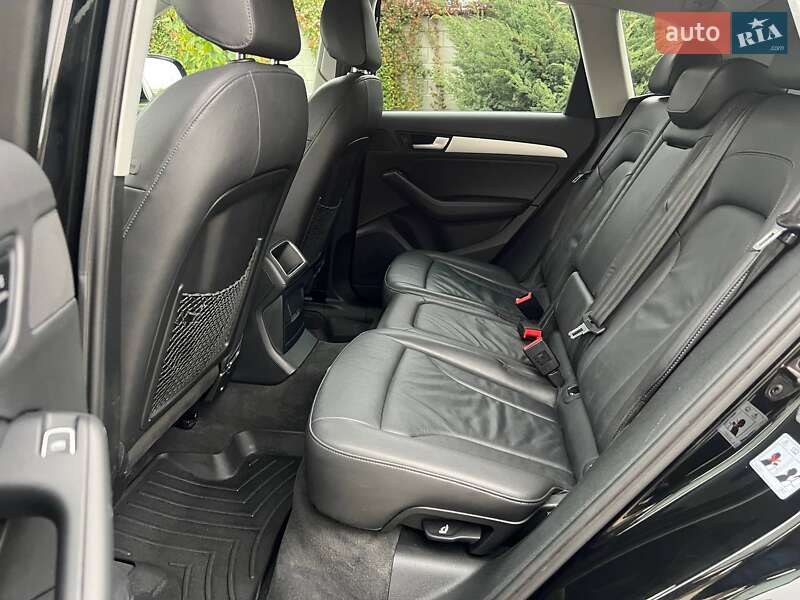 Позашляховик / Кросовер Audi Q5 2015 в Рівному