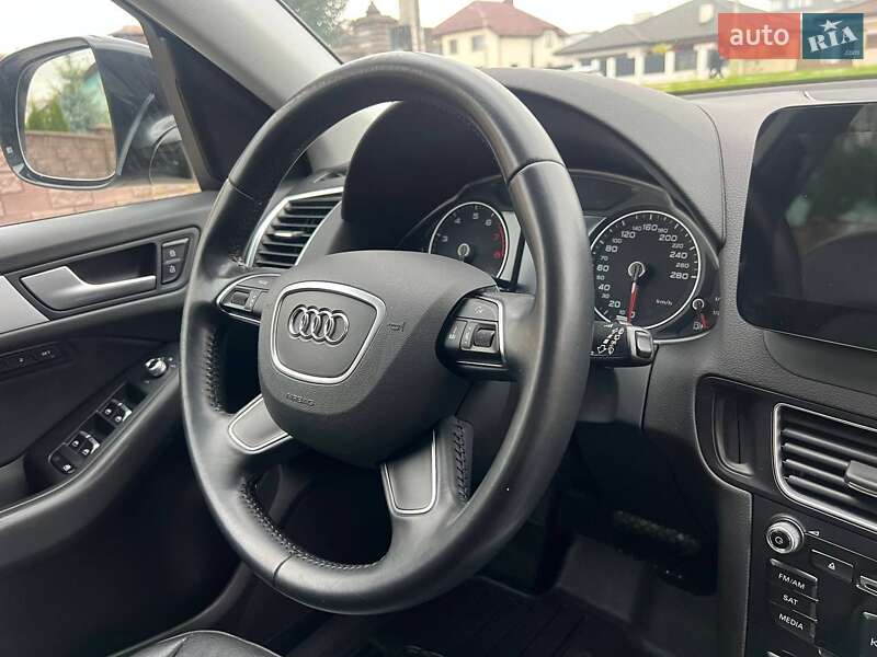 Позашляховик / Кросовер Audi Q5 2015 в Рівному