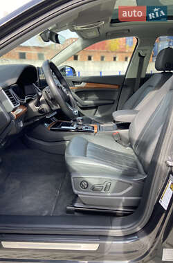 Позашляховик / Кросовер Audi Q5 2021 в 